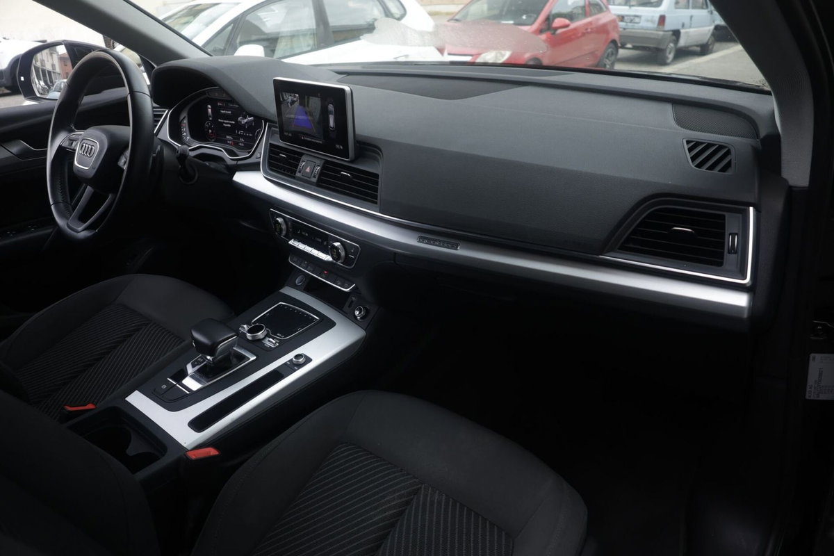 Audi Q5 40 TDI quattro S tronic Design (12)