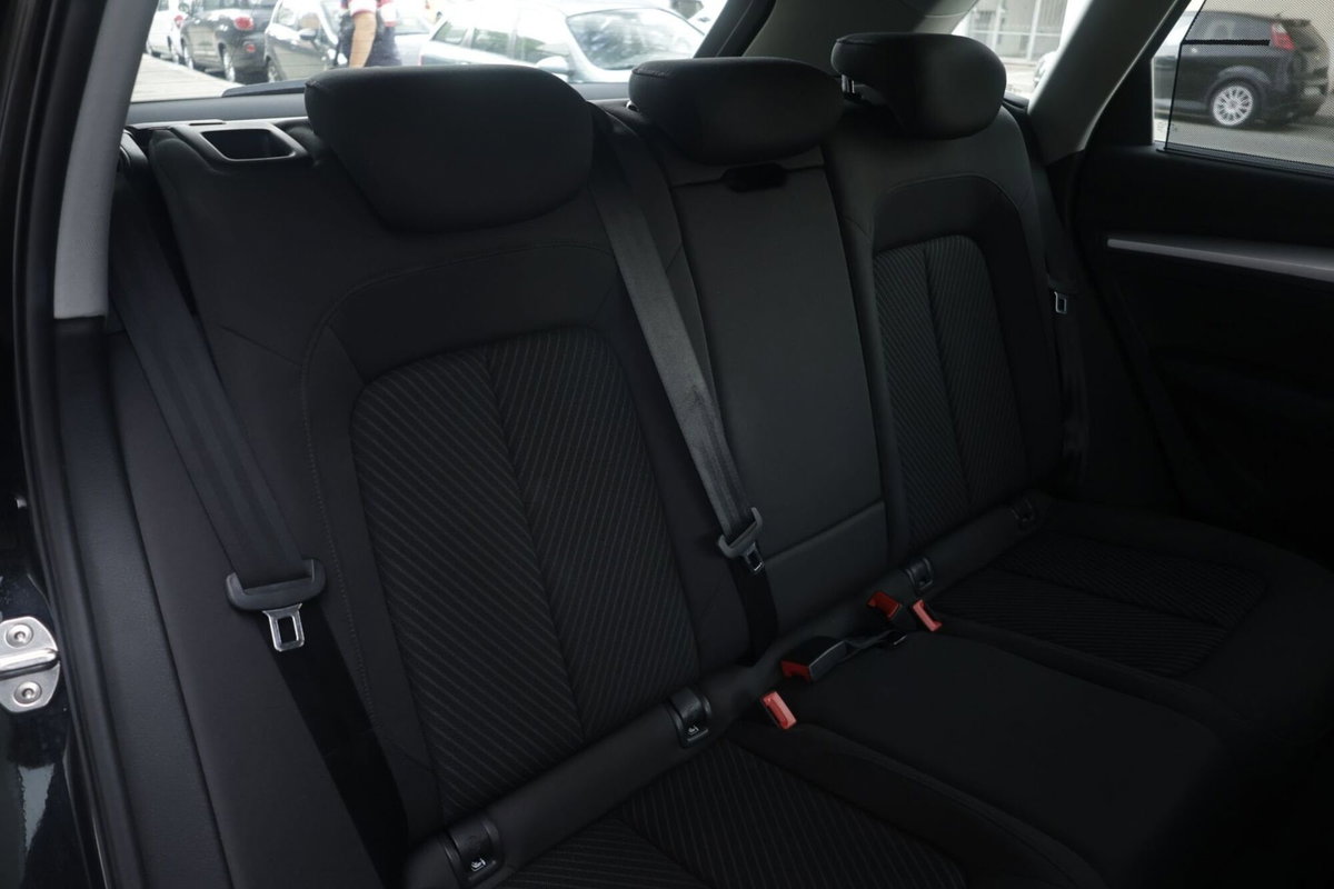 Audi Q5 40 TDI quattro S tronic Design (15)