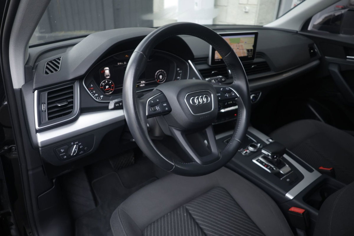 Audi Q5 40 TDI quattro S tronic Design (17)