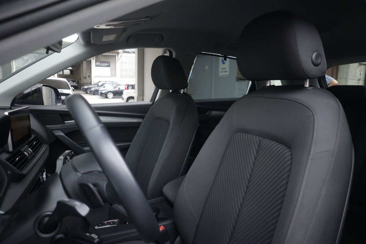 Audi Q5 40 TDI quattro S tronic Design (18)