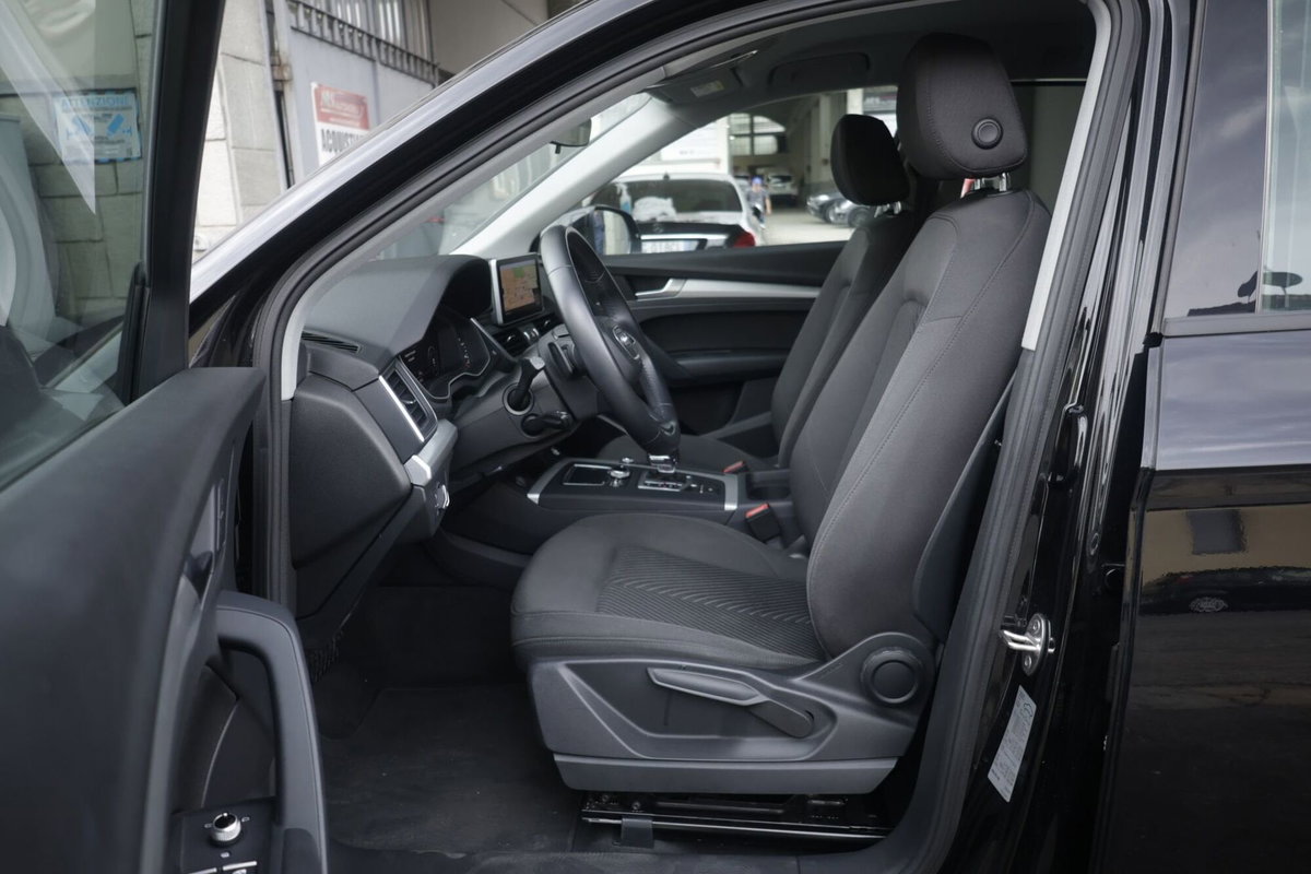 Audi Q5 40 TDI quattro S tronic Design (19)