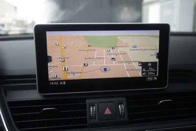 Audi Q5 40 TDI quattro S tronic Design (8)