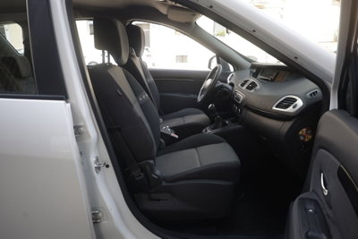 Renault Grand Scénic 1.5 dci energy Business 110cv (11)