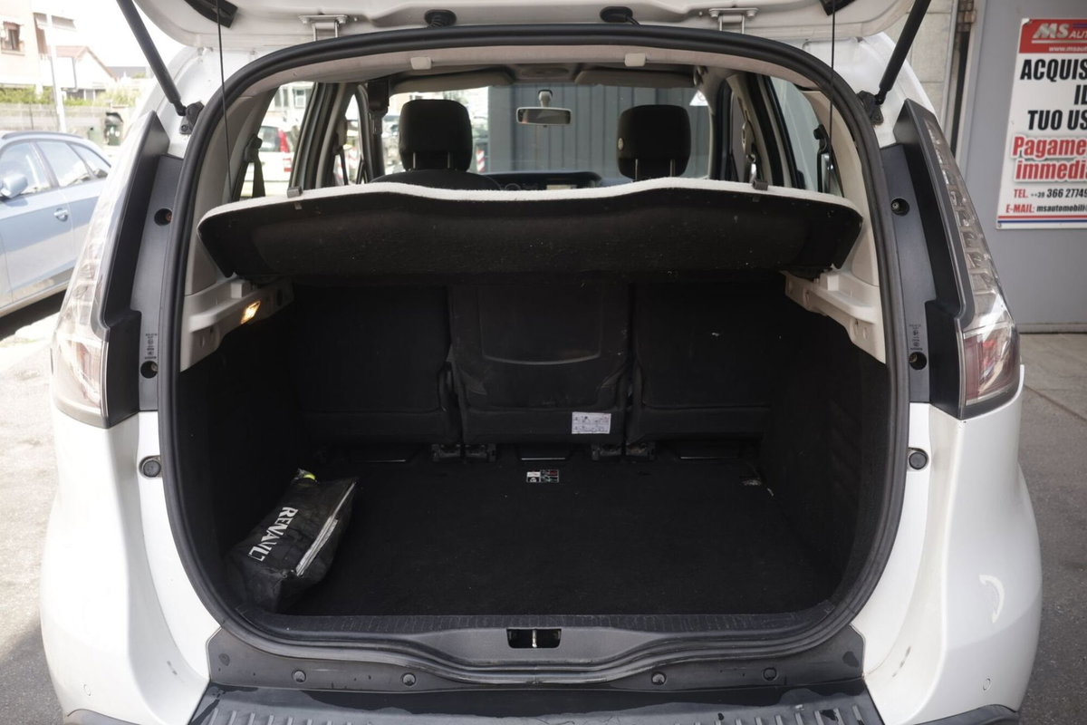 Renault Grand Scénic 1.5 dci energy Business 110cv (19)