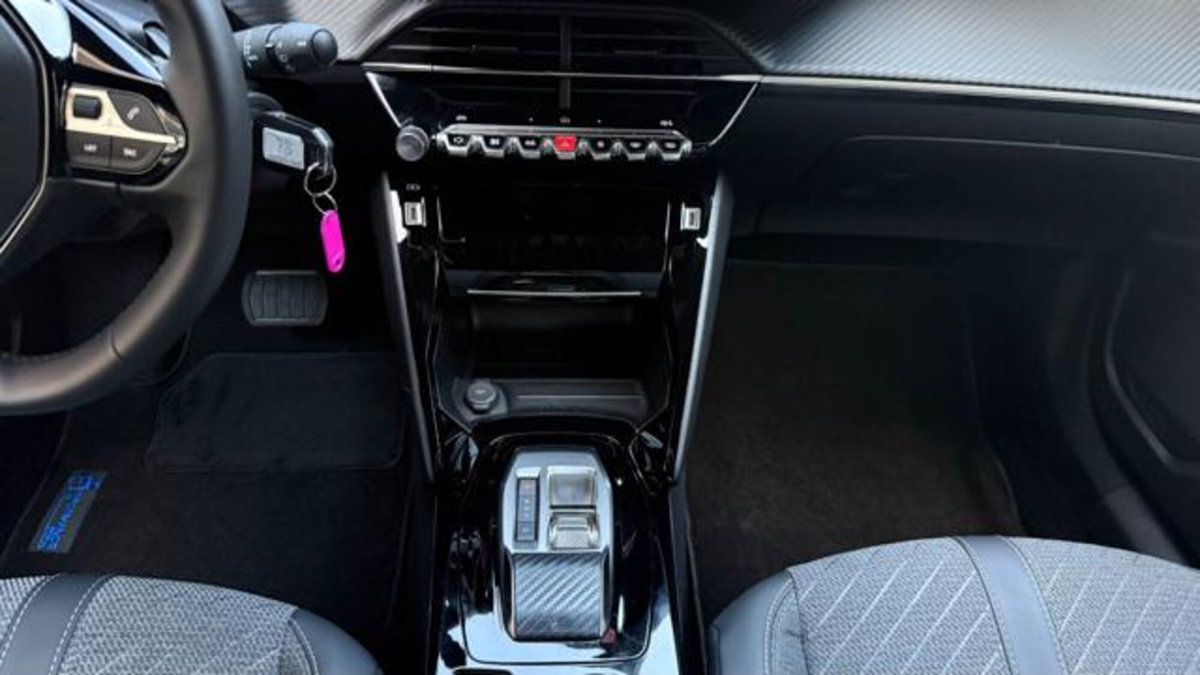 Peugeot 2008 1.2 hybrid Active 136cv e-dcs6 (13)