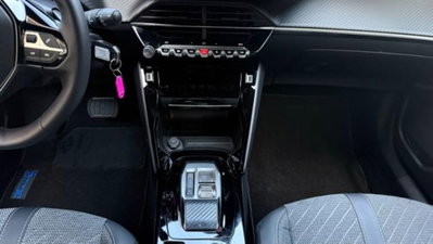 Peugeot 2008 1.2 hybrid Active 136cv e-dcs6 (13)