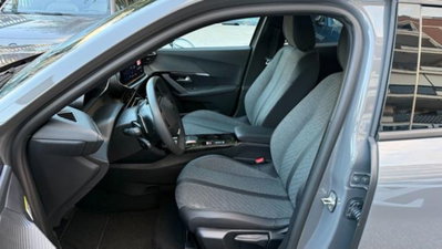 Peugeot 2008 1.2 hybrid Active 136cv e-dcs6 (14)