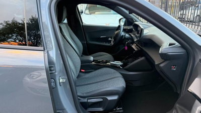 Peugeot 2008 1.2 hybrid Active 136cv e-dcs6 (18)