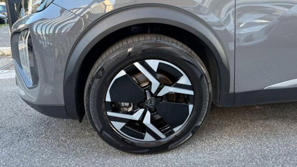 Peugeot 2008 1.2 hybrid Active 136cv e-dcs6 (4)