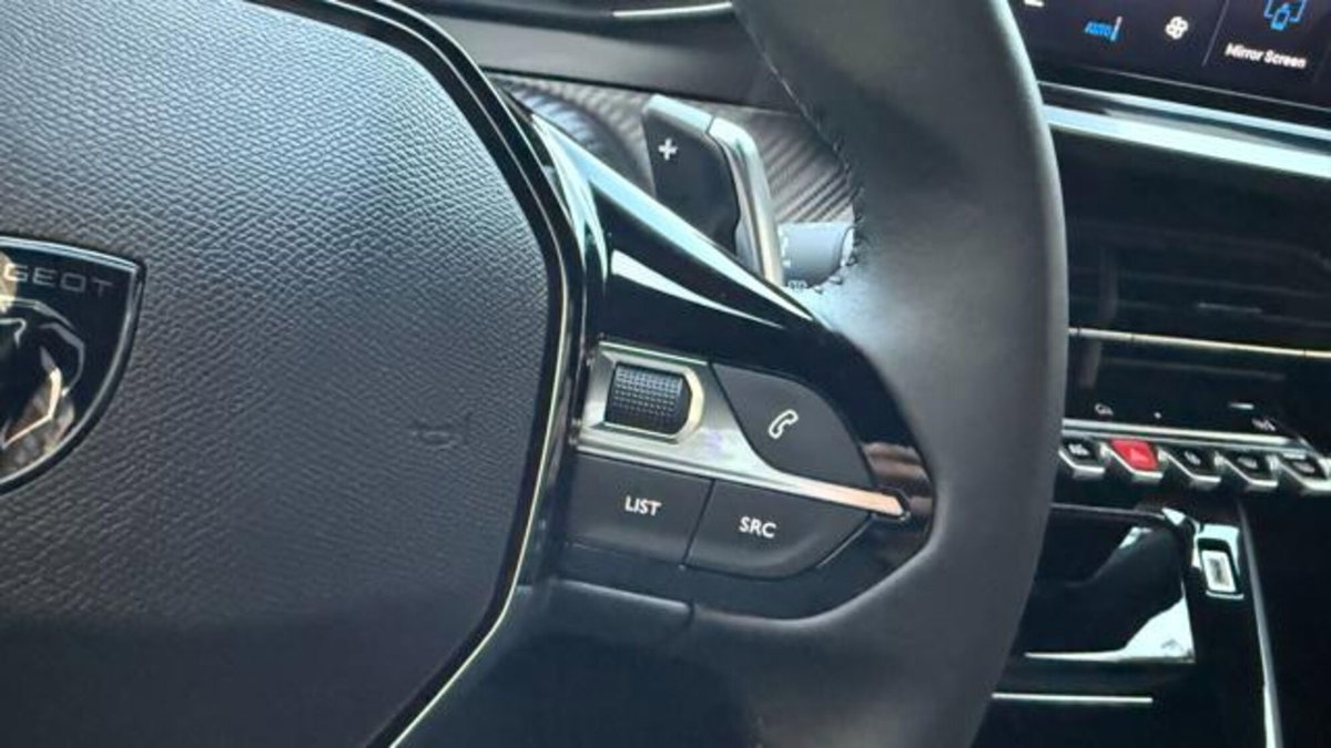 Peugeot 2008 1.2 hybrid Active 136cv e-dcs6 (7)