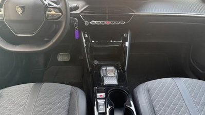 Peugeot 2008 1.2 hybrid Active 136cv e-dcs6 (12)