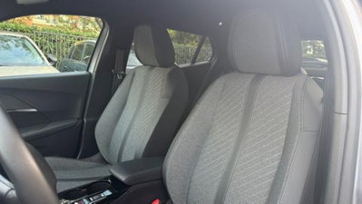 Peugeot 2008 1.2 hybrid Active 136cv e-dcs6 (14)