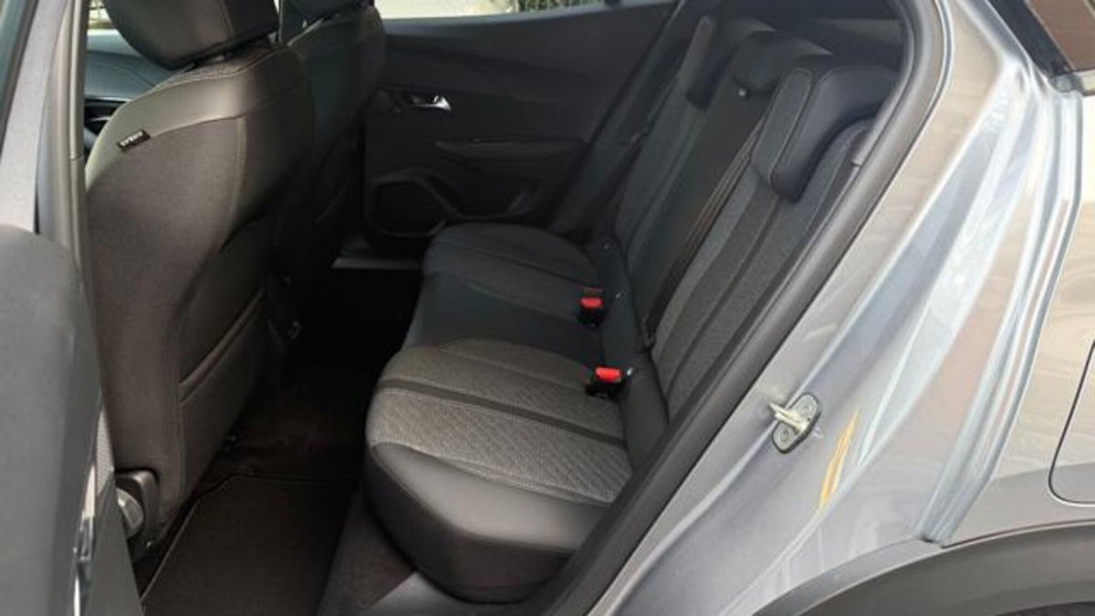 Peugeot 2008 1.2 hybrid Active 136cv e-dcs6 (15)