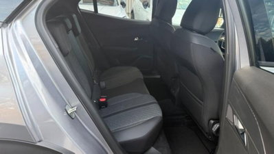 Peugeot 2008 1.2 hybrid Active 136cv e-dcs6 (16)