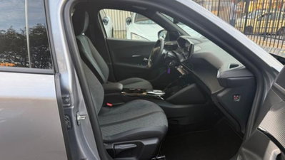 Peugeot 2008 1.2 hybrid Active 136cv e-dcs6 (18)