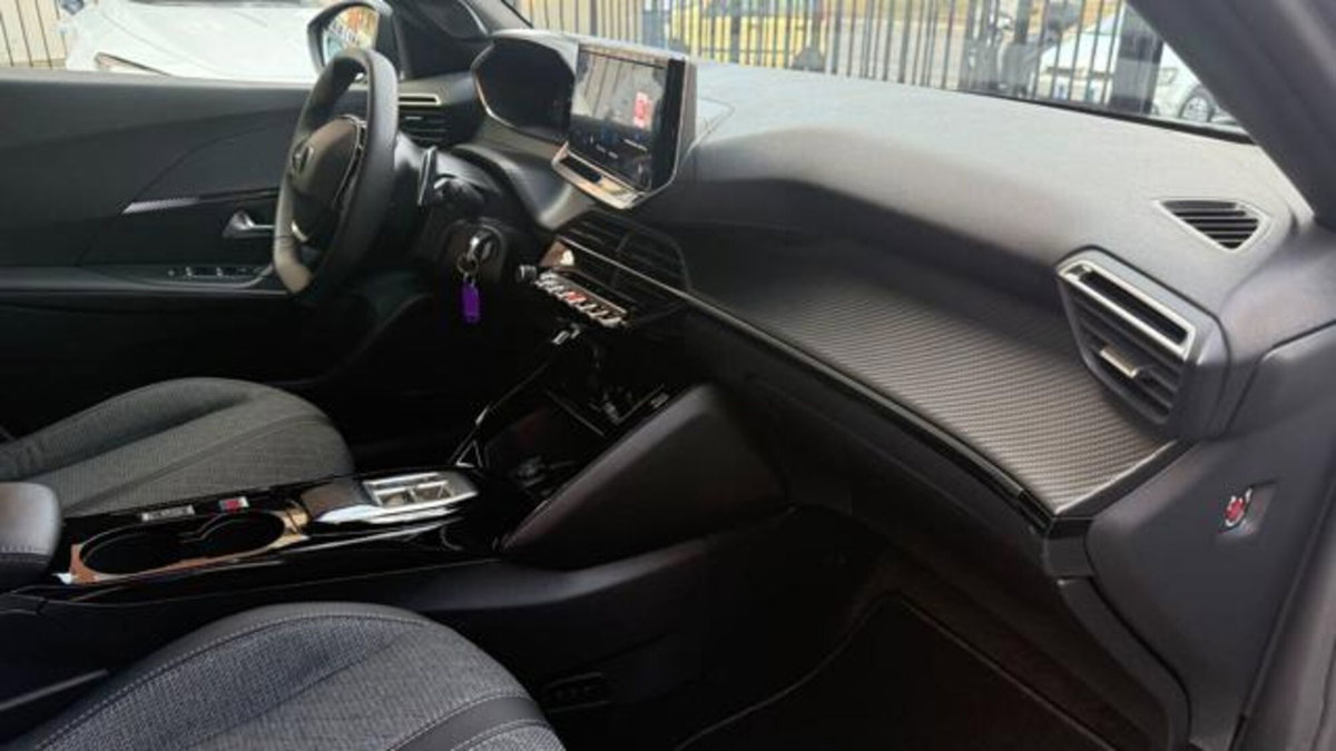 Peugeot 2008 1.2 hybrid Active 136cv e-dcs6 (20)