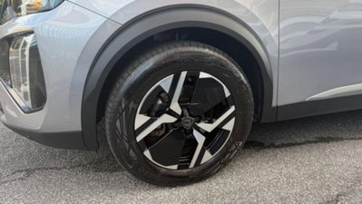 Peugeot 2008 1.2 hybrid Active 136cv e-dcs6 (4)
