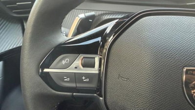 Peugeot 2008 1.2 hybrid Active 136cv e-dcs6 (6)