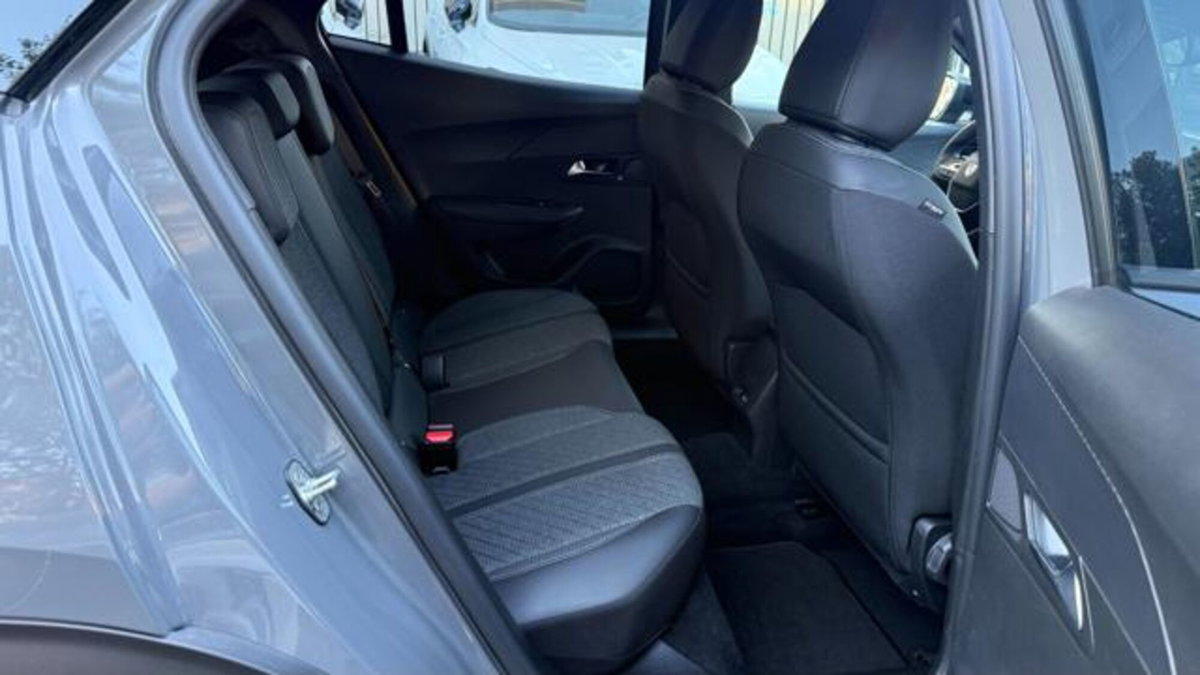 Peugeot 2008 1.2 hybrid Active 136cv e-dcs6 (16)