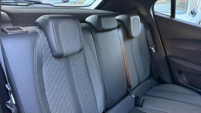 Peugeot 2008 1.2 hybrid Active 136cv e-dcs6 (17)