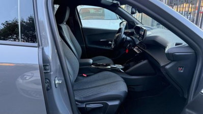 Peugeot 2008 1.2 hybrid Active 136cv e-dcs6 (18)