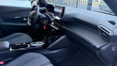 Peugeot 2008 1.2 hybrid Active 136cv e-dcs6 (20)