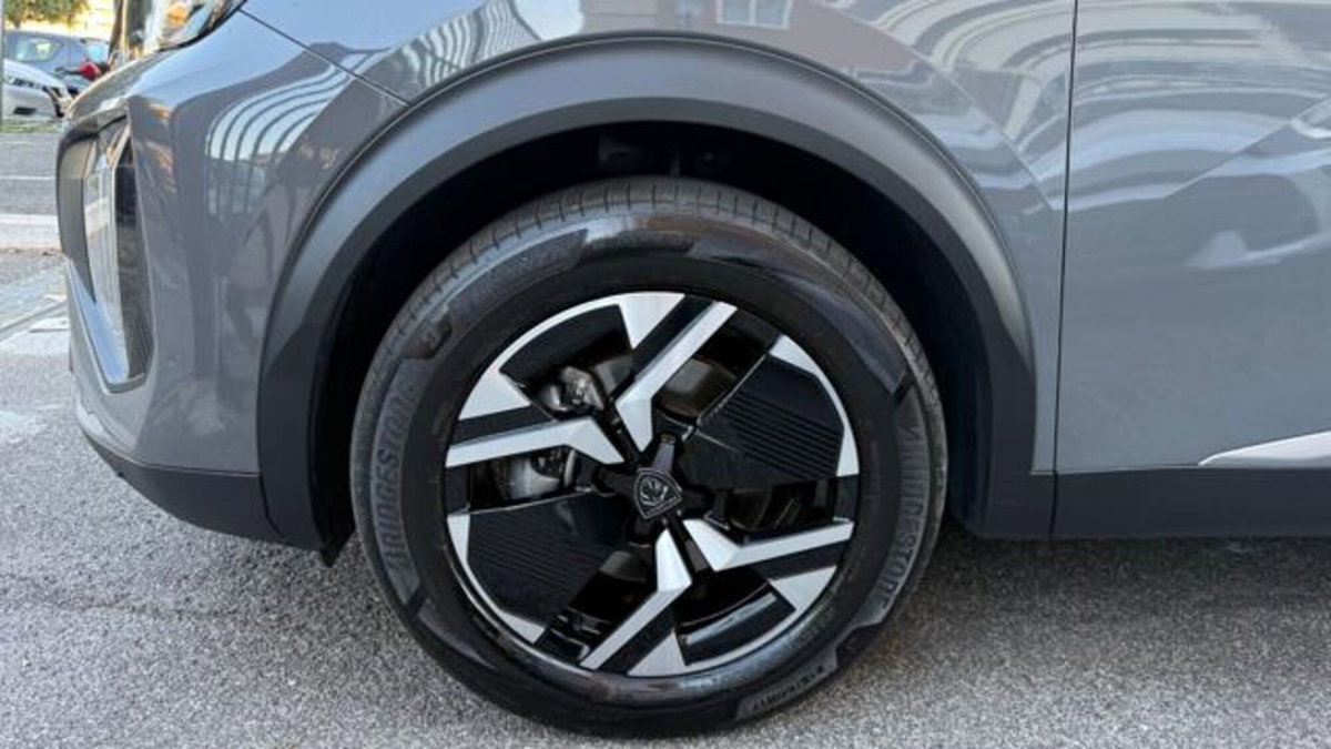 Peugeot 2008 1.2 hybrid Active 136cv e-dcs6 (4)