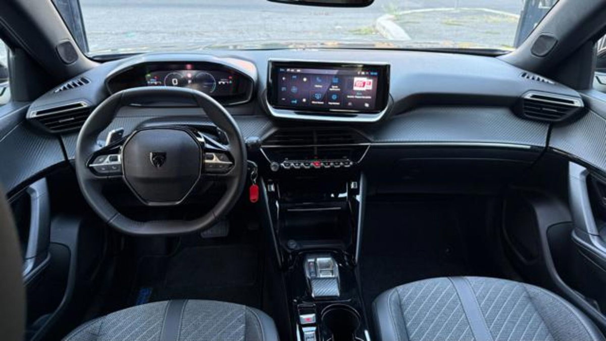 Peugeot 2008 1.2 hybrid Active 136cv e-dcs6 (5)
