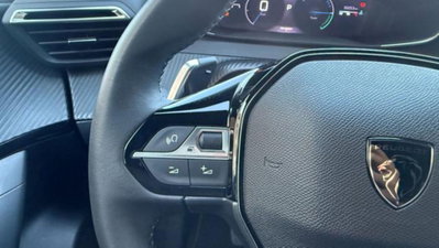 Peugeot 2008 1.2 hybrid Active 136cv e-dcs6 (6)