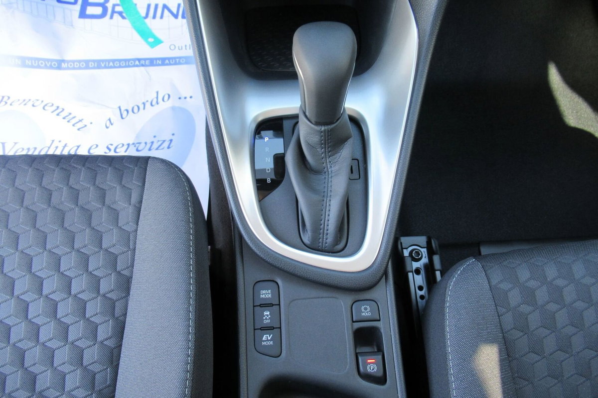 Toyota Yaris Cross 1.5h GR Sport Black Sky fwd 116cv e-cvt (12)