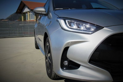 Toyota Yaris Cross 1.5h GR Sport Black Sky fwd 116cv e-cvt (13)