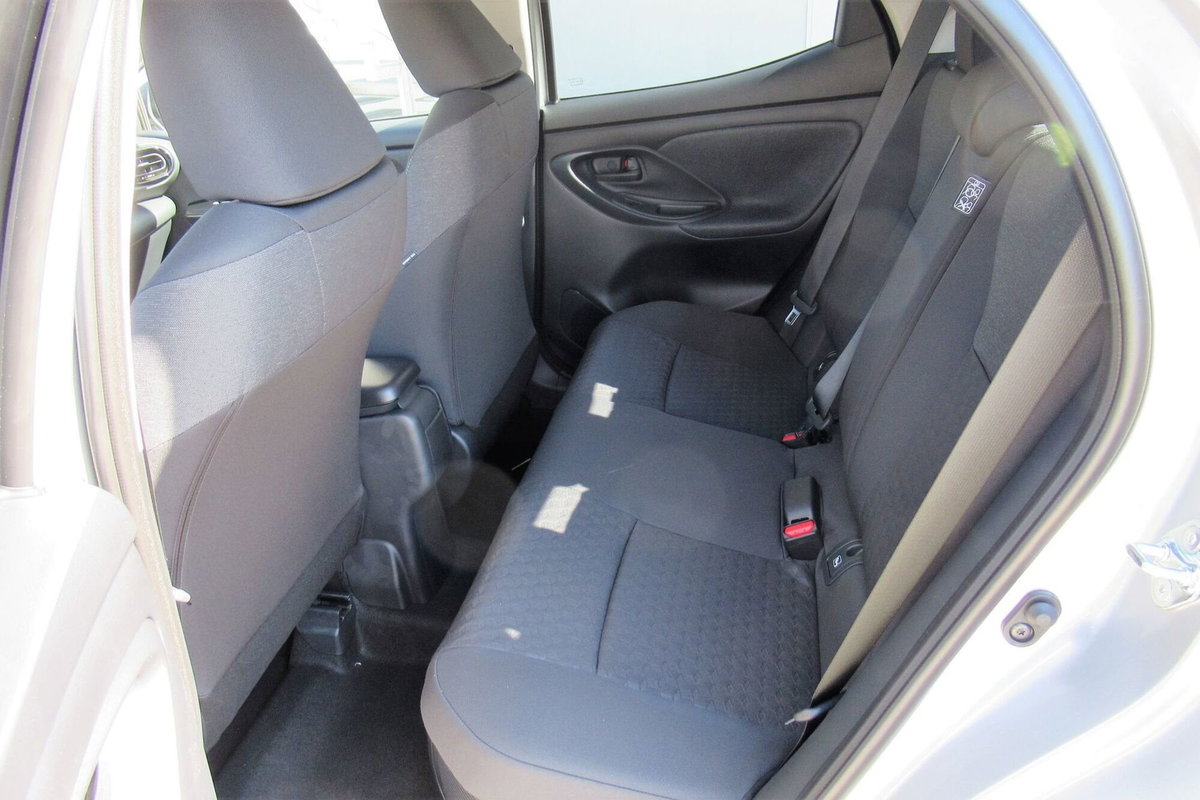 Toyota Yaris Cross 1.5h GR Sport Black Sky fwd 116cv e-cvt (9)
