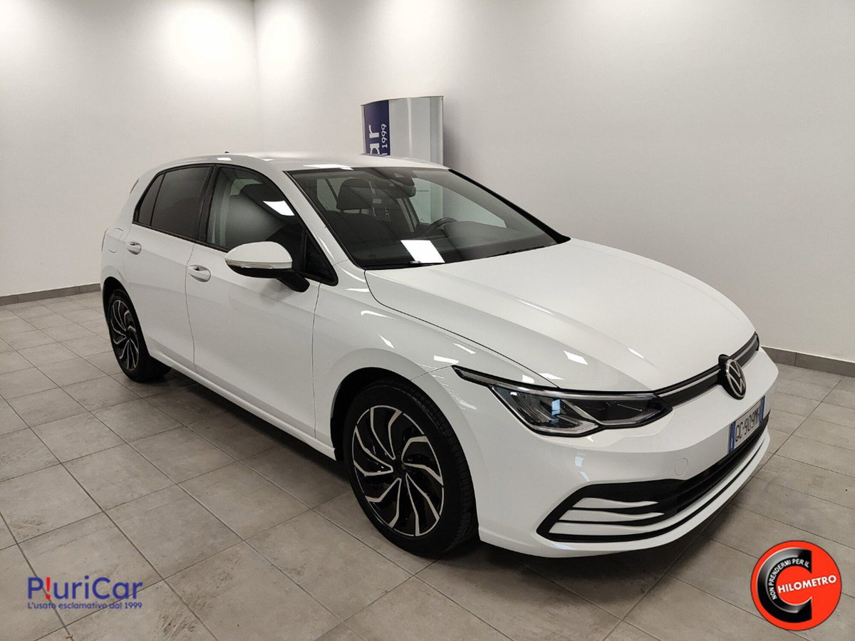 Volkswagen Golf 1.0 eTSI EVO DSG Life (2)