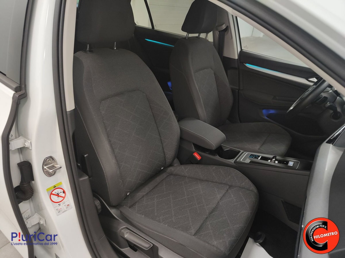 Volkswagen Golf 1.0 eTSI EVO DSG Life (5)