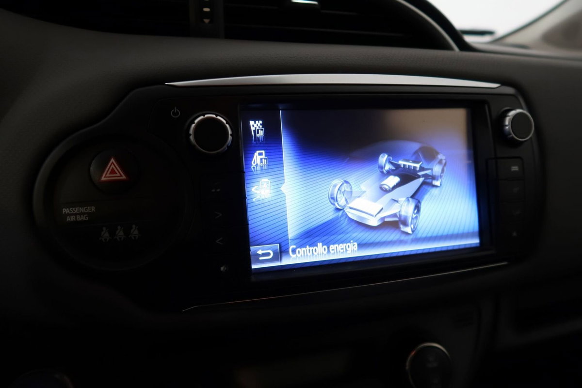 Toyota Yaris 1.5 Hybrid 5 porte Active (12)
