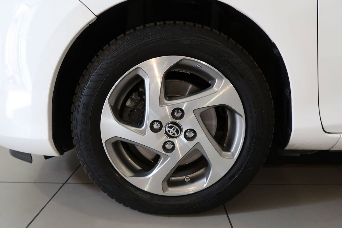 Toyota Yaris 1.5 Hybrid 5 porte Active (17)