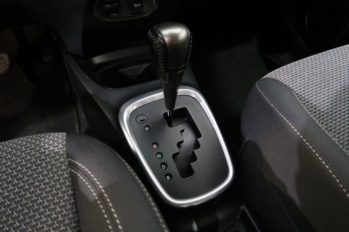 Toyota Yaris 1.5 Hybrid 5 porte Active (8)
