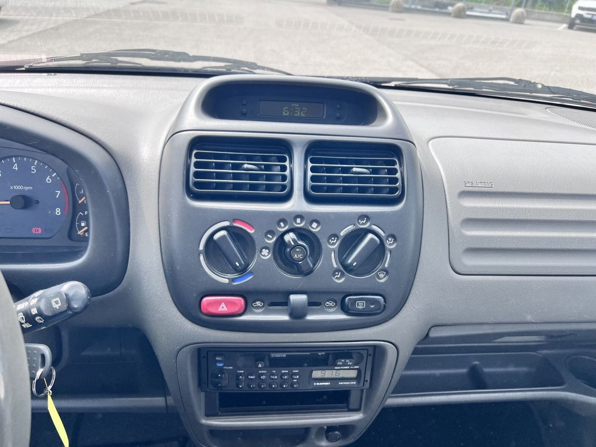 Suzuki Ignis 1.3i 16V cat 4WD GL (9)