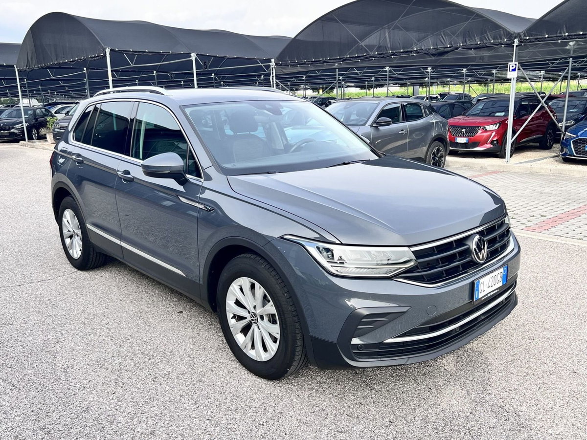 Volkswagen Tiguan 2.0 TDI 150 CV SCR DSG 4MOTION Life (2)