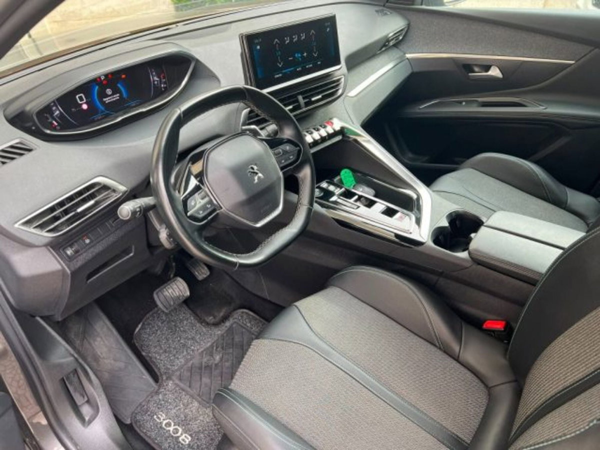 Peugeot 3008 BlueHDi 130 S&S EAT8 Allure Pack (18)