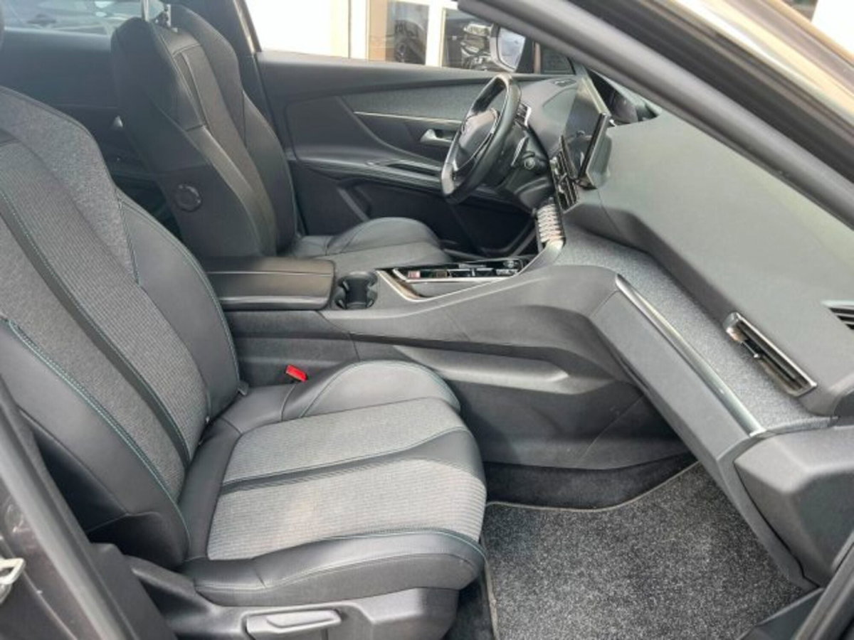 Peugeot 3008 BlueHDi 130 S&S EAT8 Allure Pack (19)