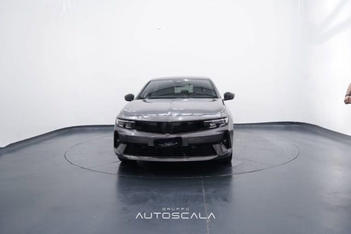 Opel Astra 1.2 Turbo 130 CV GS Line (2)