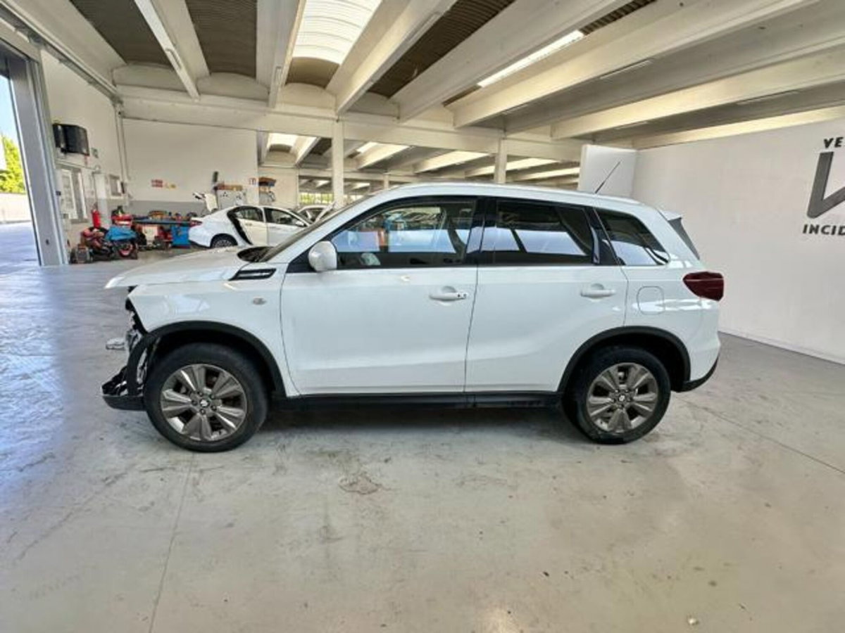 Suzuki Vitara 1.4 Hybrid Easy Cool (4)