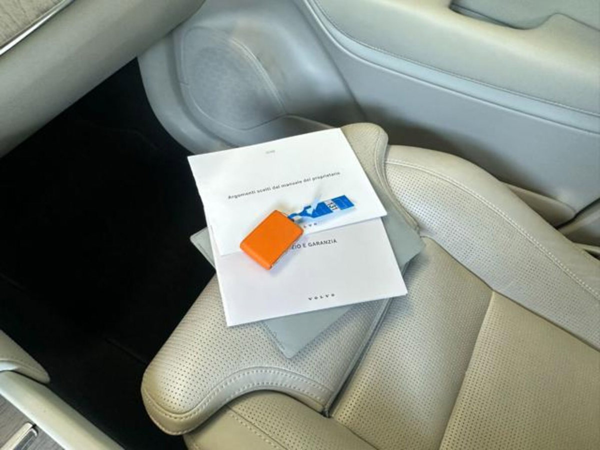 Volvo XC90 T6 AWD Geartronic 7 posti Momentum (18)