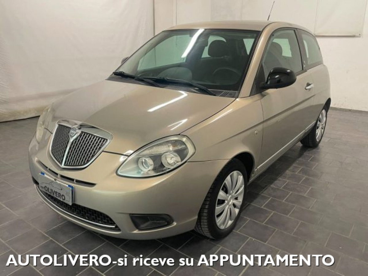 Lancia Ypsilon 1.2 69 CV Argento (2)
