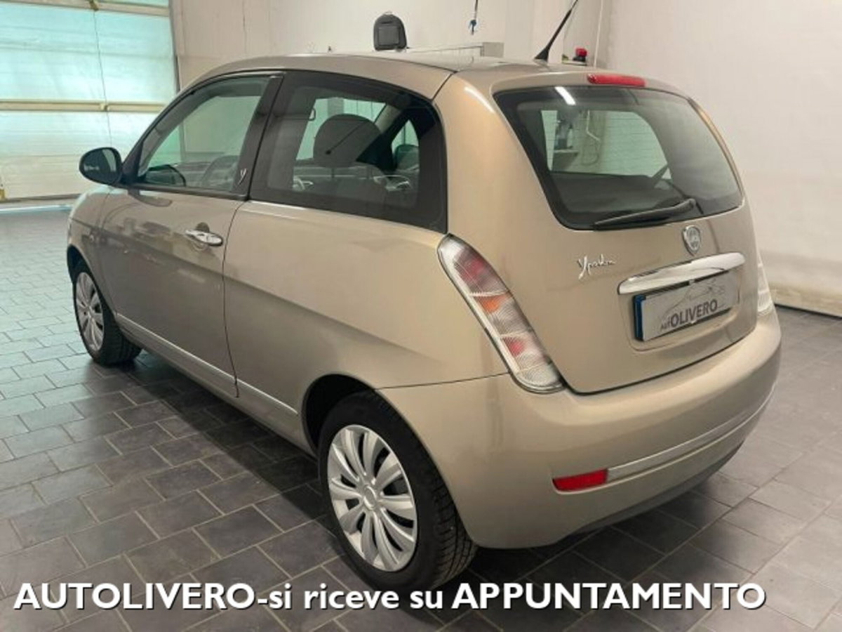 Lancia Ypsilon 1.2 69 CV Argento (3)