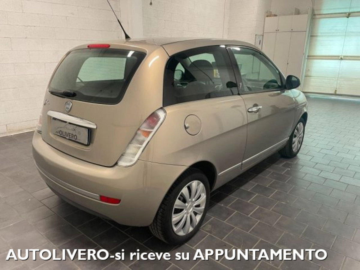 Lancia Ypsilon 1.2 69 CV Argento (4)