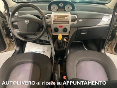 Lancia Ypsilon 1.2 69 CV Argento (7)