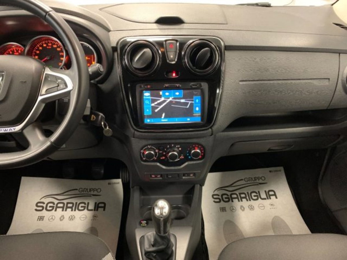 Dacia Lodgy Stepway 1.6 110CV GPL 5 posti (8)