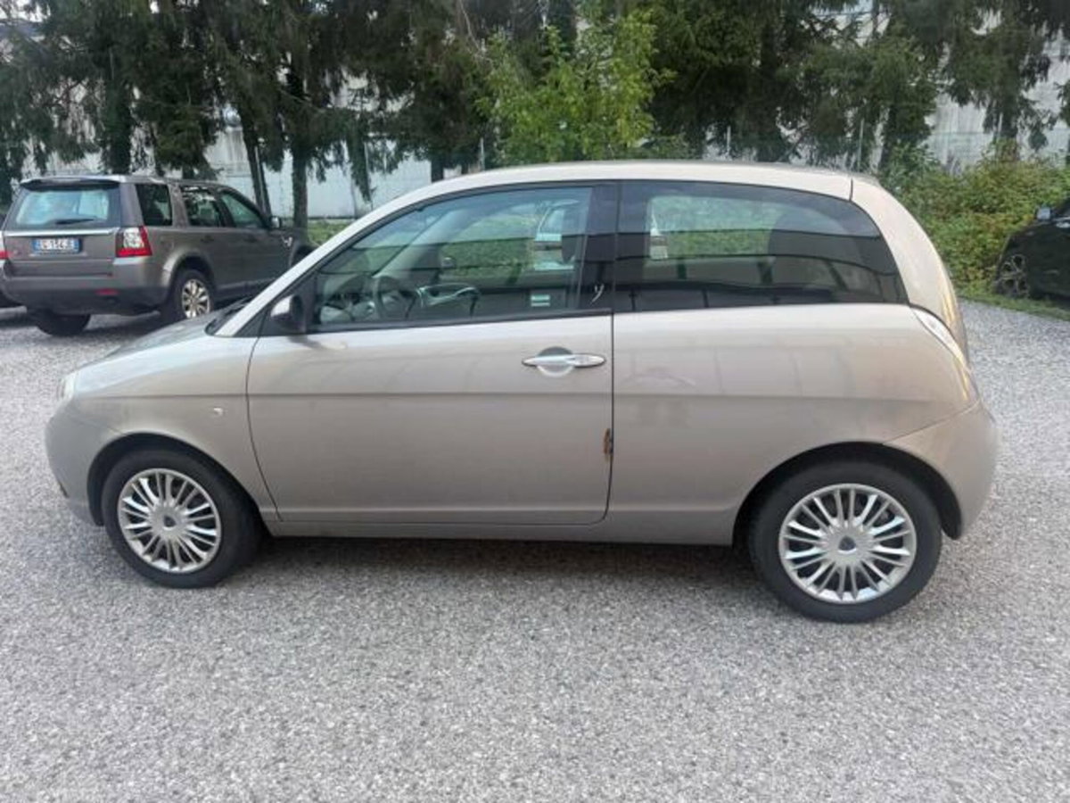 Lancia Ypsilon 1.2 Argento (16)